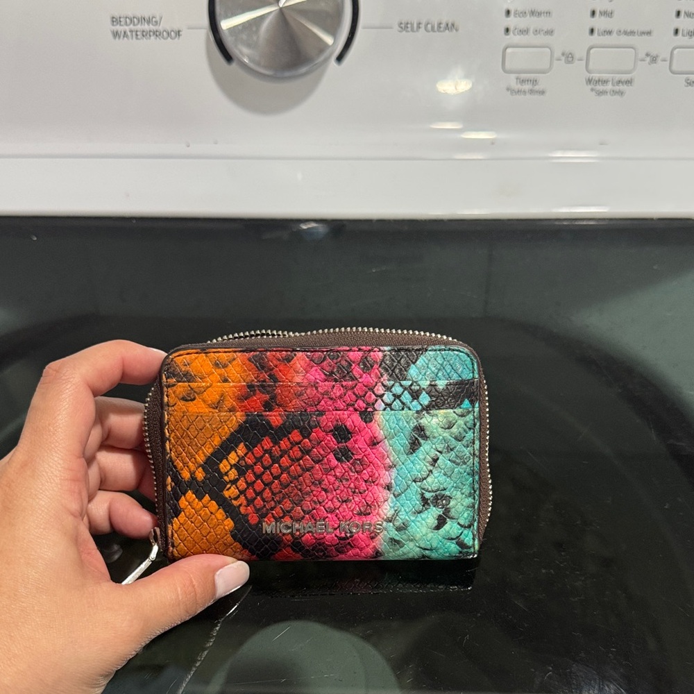 Michael Kors Multicolor Snake Print Wallet * Broken zipper